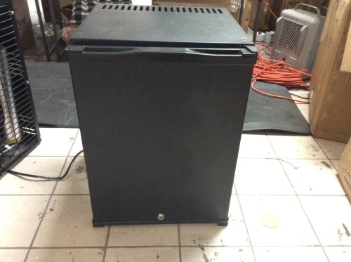 Mini Absorption Refrigerator - E-Comm Return, Appears New, Tested/Works - Lot 431