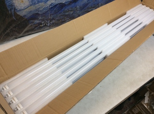 Case of HMINLED LED Tube Light Bulbs, 25ct - Appear New - Lot 443