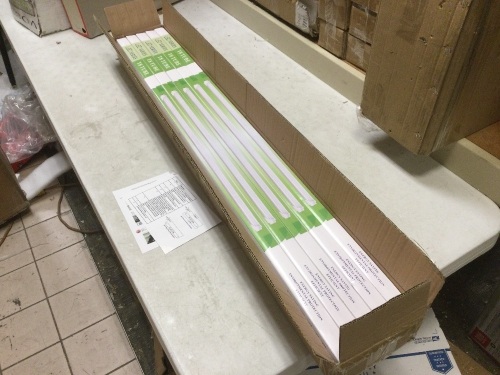 10-Pack of T8 LED Bulbs - Lot 498