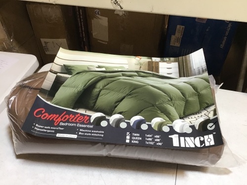 Twin Down Comforter, Chocolate - New  - Lot 608
