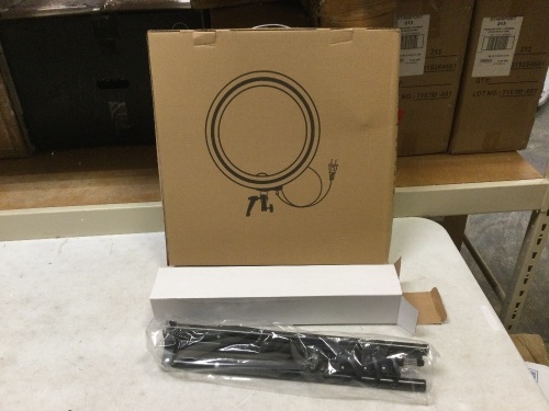18-inch Video Ring Light Kit. New - Lot 689