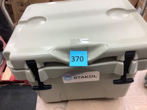 Handle Lockable Fishing Camping Cooler Ice Chest - Lot 370