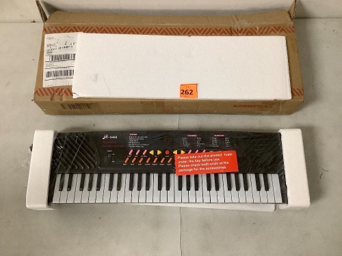 54 Key Keyboard - Lot 262