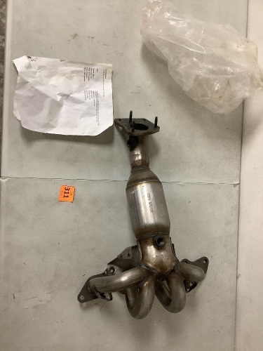 Exhaust Manifold Catalytic Converter - Lot 311