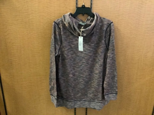 Natural Reflections, Womens Medium, long sleeve, Appears New - Lot 144