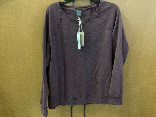 Natural Reflections, Xl Long Sleeve, Appears New - Lot 163