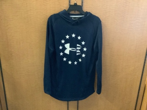 Under Armor, Fitted Hoodie, Medium, Appears New - Lot 198