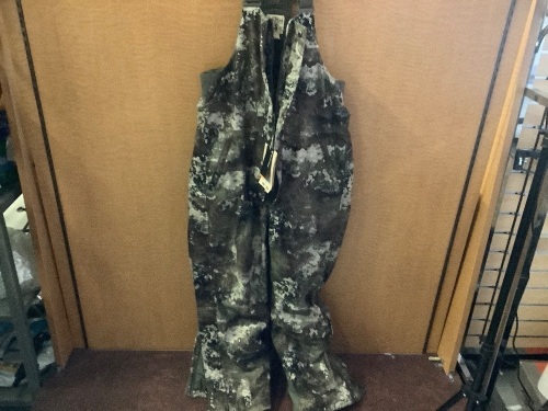 RedHead Silent-Stalker, Medium BIb, Appears New - Lot 218