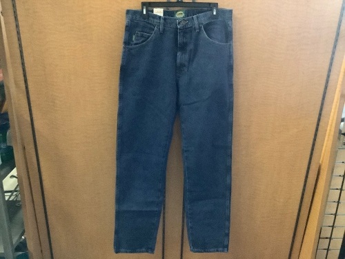 Traditional Fit Jeans, 34/34, Appears New - Lot 233