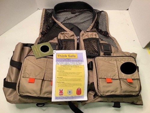 Tournament Mesh Fishing Vest, Large, Appears New - Lot 269