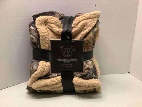 Truetimber Berber Throw, Appears New - Lot 321