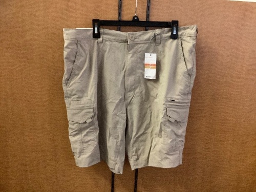 Bob Timblerlake Men's Shorts, 38, Appears New - Lot 359