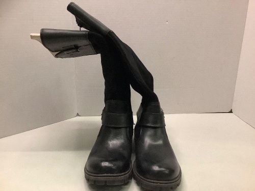 B.O.C. Boots, Ladies, 8.5, Appears New - Lot 432