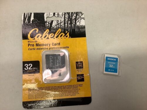 Lot of (2) 32gb Memory Cards, Ecommerce Return - Lot 569
