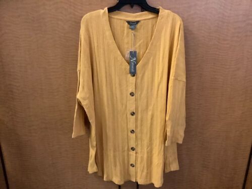Natural Reflections, Ladies 2X, Appears New - Lot 670