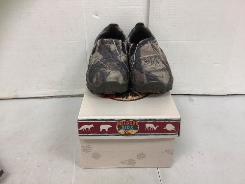 Outdoor Kids Shoes, Size 3M - Lot 331