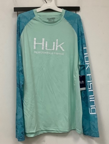 Huk Long Sleeve Shirt, L, E-Commerce Return, Stains on Back - Lot 615