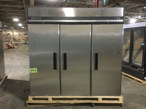 Maxx Cold MXCF-72FD X-Series Triple Door Upright Reach in Freezer. Appears New. UNTESTED! Unable to test (230V) - Lot 97