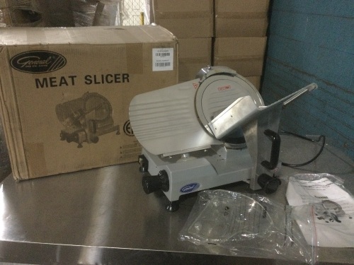 General GSE010 Professional 10" Meat Slicer. Works. The "ON" Switch does not stay on. Must be held down - Lot 121