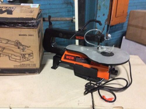 WEN 3921 16-Inch Two-Direction Variable Speed Scroll Saw with Work Light - Lot 143