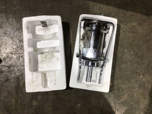 Lot of (2) Salon Chair Hydraulic Pumps - Lot 567