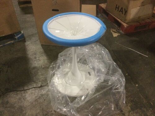 Knoll Saarinen Dining Table Round Base - No Top  - Lot 651