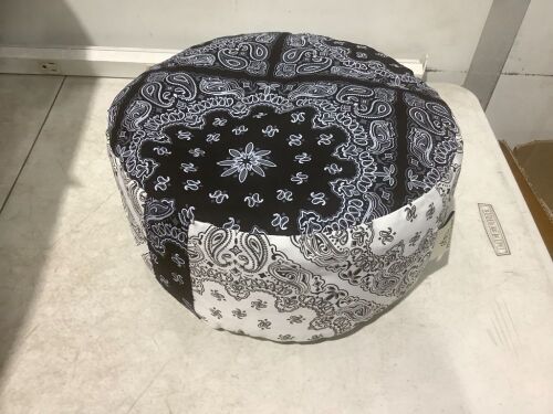 Paisley Meditation Cushion  - Lot 808