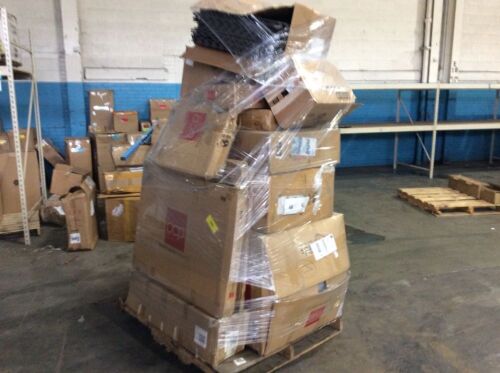 Salvage Pallet. Items Will Be Broken, Damaged and Incomplete.  - Lot 1018