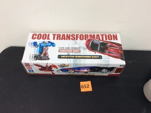 1/18 Scale RC Remote Control Transforming Robot Car Toys - Lot 652