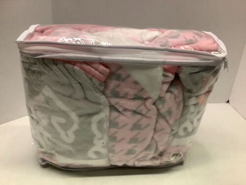 Browning Blanket, Appears New, Package Damaged - Lot 144