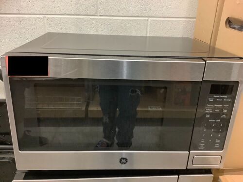 GE 1500 Watt Microwave, Refurbished - Lot 241
