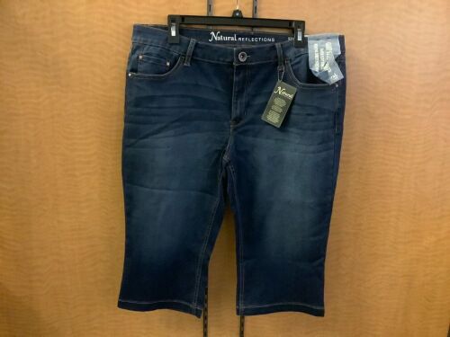 Natural Reflections Ladies Shorts, 16 Regular, Appears New - Lot 319