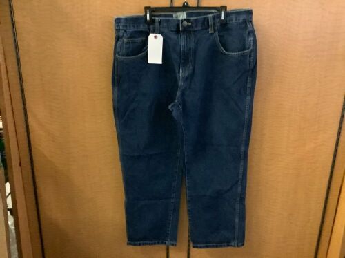 Red Head Men's Pants 40x30, Appears New - Lot 359