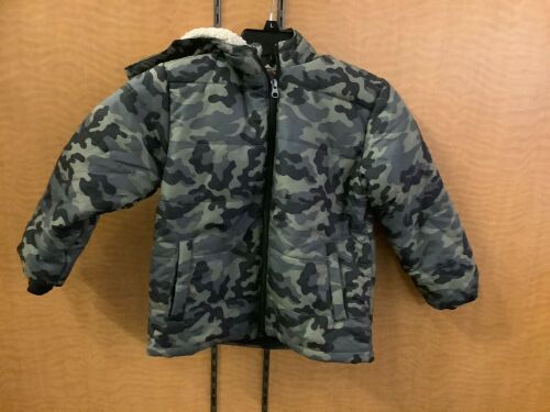 Outdoor Kids Jacket, Medium, Appears New - Lot 362