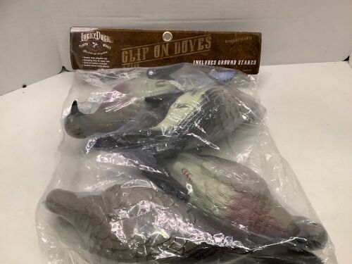 Lucky Duck, Clip On Doves, Appears New - Lot 445