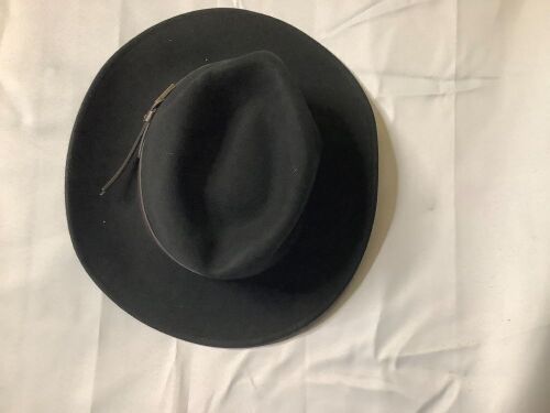Red Head Men's Hat, Large, Appears New - Lot 452
