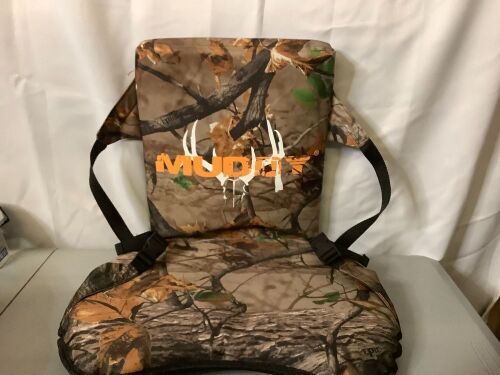 Muddy Camping Seat, Ecommerce Return - Lot 457