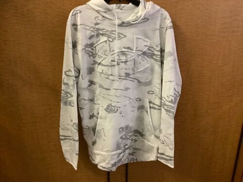 Under Armour Men's Hoodie, Large, Appears New - Lot 486