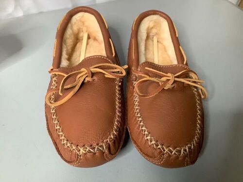 Minnetonka Men's 9 Sliipper, Ecommerce Return - Lot 512