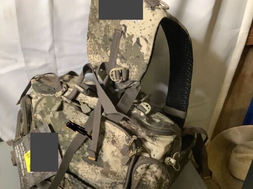 Transporter Fanny Pack, Appears New - Lot 542