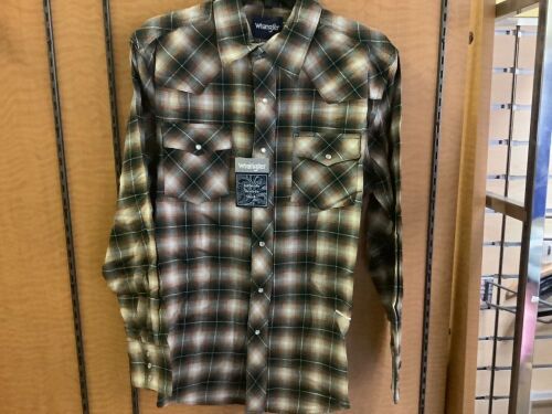 Wrangler Authentic Western Shirt, Large, Appears New - Lot 570