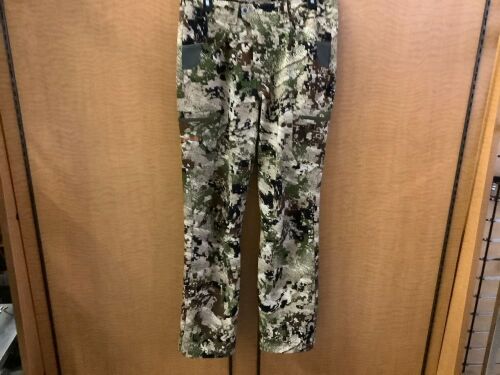 Sitka Men's Traverse Pant, 32, Appears New - Lot 596