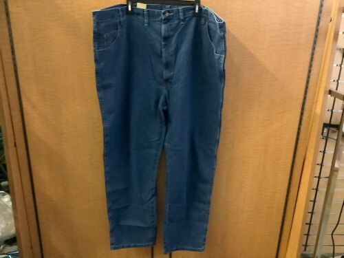 Wrangler Stretch Men's Jeans 52x32, Appears New - Lot 626