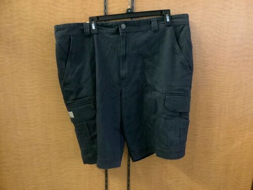 Red Head Men's Short, 40, Appears New - Lot 639