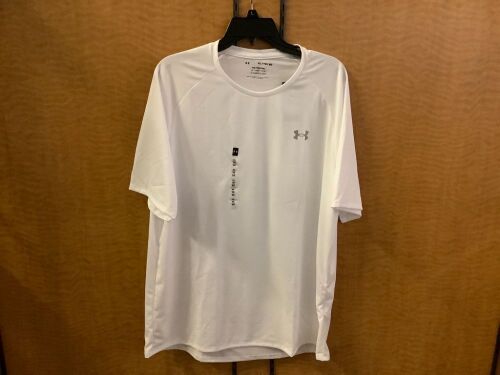 Under Armour Men's Shirt, XL, Appears New - Lot 702