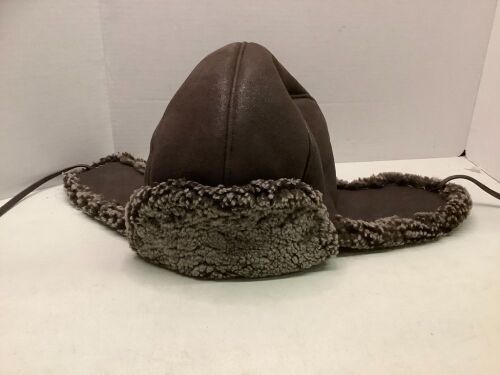 Crowncap Fur Hat, Appears New - Lot 703