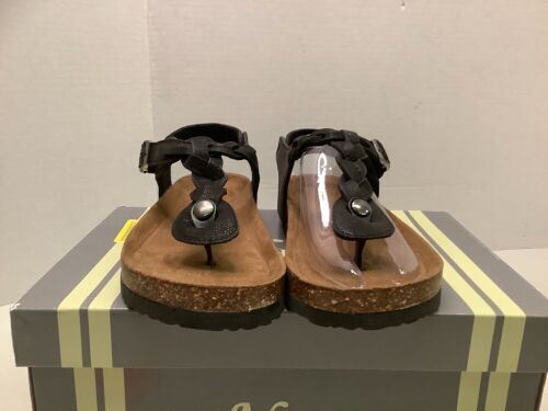 Natural Reflections Ladies Sandals, 8, Appears New - Lot 705