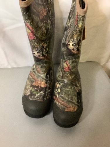 Zoned Comfort Trac Boots, Men's 11, Appears New - Lot 866