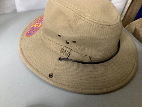 Red Head Men's Hat, Large, Appears New - Lot 953