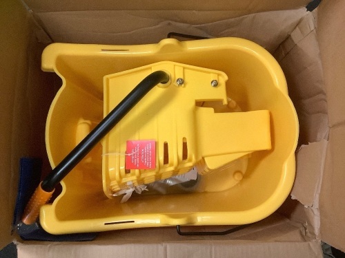 Coastwide Mop Bucket w/ Side Press Wringer, Appears new - Lot 31